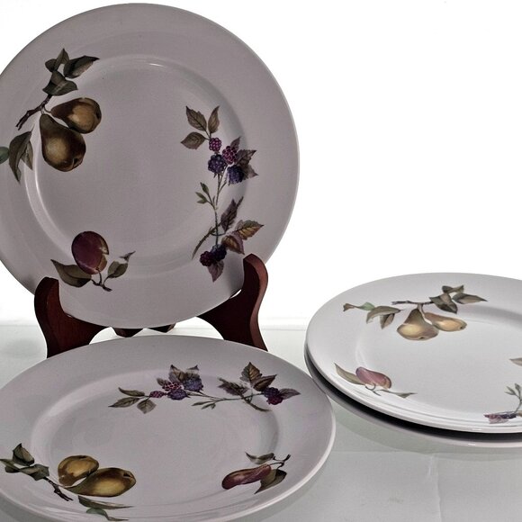 3 Royal Worcester Evesham Dinner Plates 10" fruits vegetables vtg colorful flaw - Picture 2 of 12